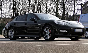 tarif-assurance-porsche-degradation-panamera-parking